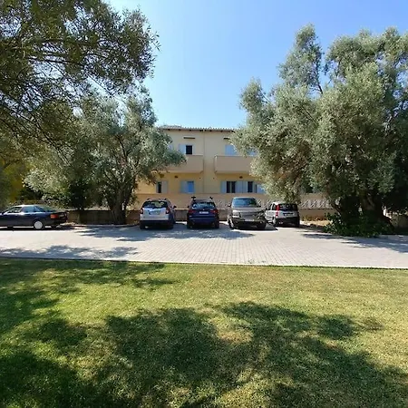 *elia*/5' From Town & Sea/ Mountain View Apartamento