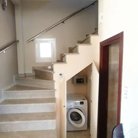 *elia*/5' From Town & Sea/ Mountain View Apartamento *
