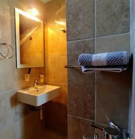 *elia*/5' From Town & Sea/ Mountain View Apartamento