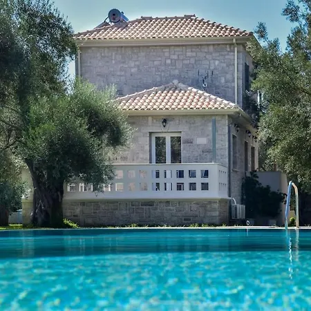 *elia*/5' From Town & Sea/ Mountain View Διαμέρισμα