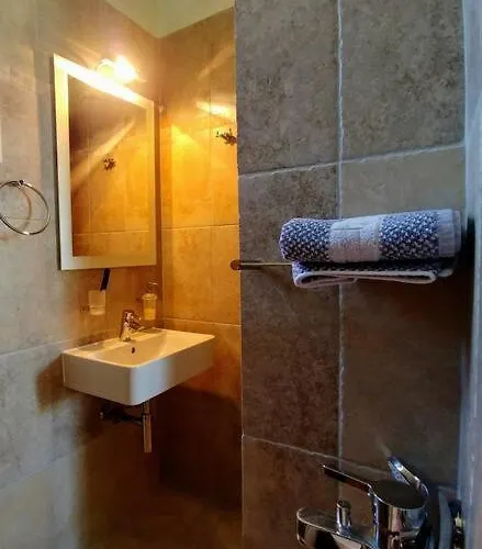 *elia*/5' From Town & Sea/ Mountain View شقة
