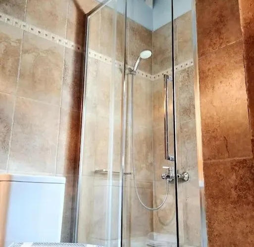 *elia*/5' From Town & Sea/ Mountain View شقة *